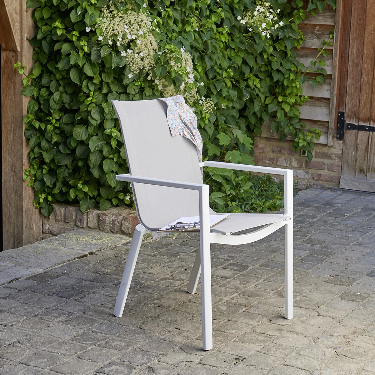 Gartenlounge aus weißem Aluminium und grauem Textilene 8-Sitzer - Image 6