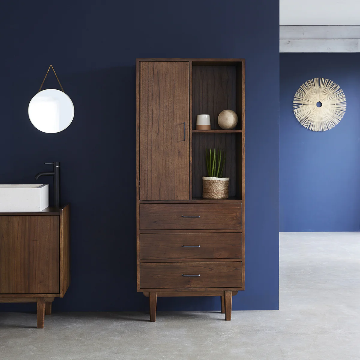 Doppelter Badezimmer-Hochschrank aus massivem Mindi 170 cm