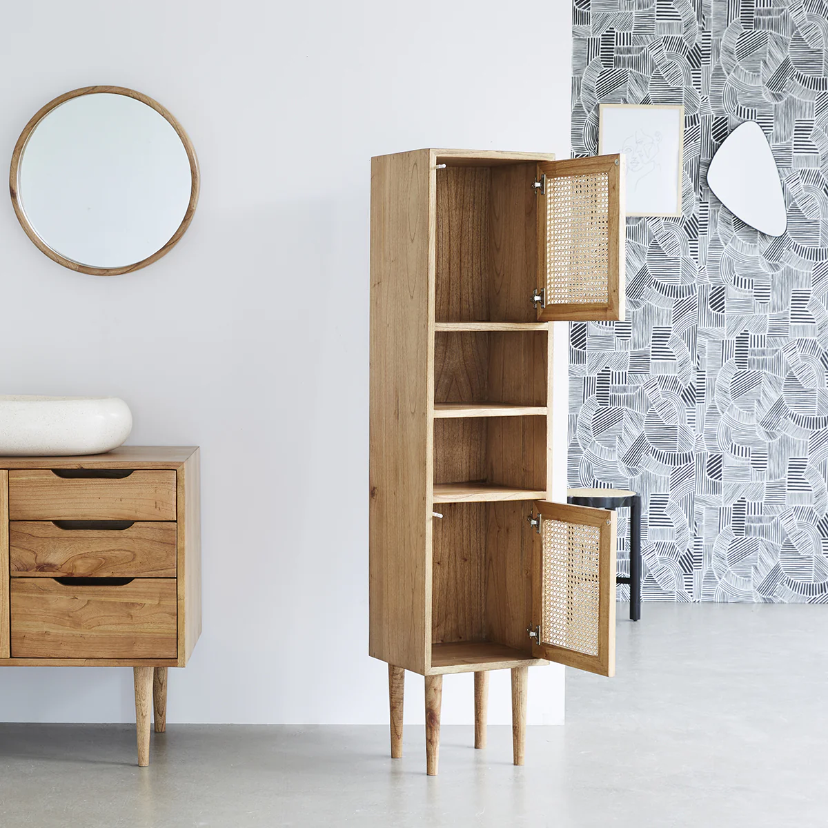 Badezimmer-Hochschrank aus massivem Mindi und mit Rohrgeflecht 150 cm - Image 4