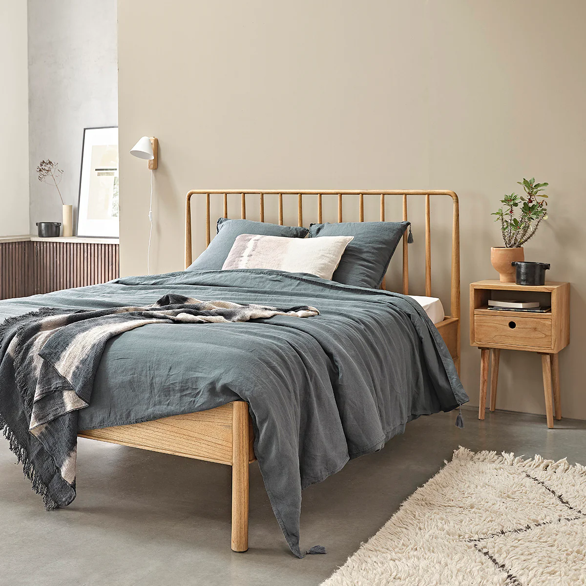 Bett aus massivem Mindi 160 cm, mit Lattenrost - Image 3