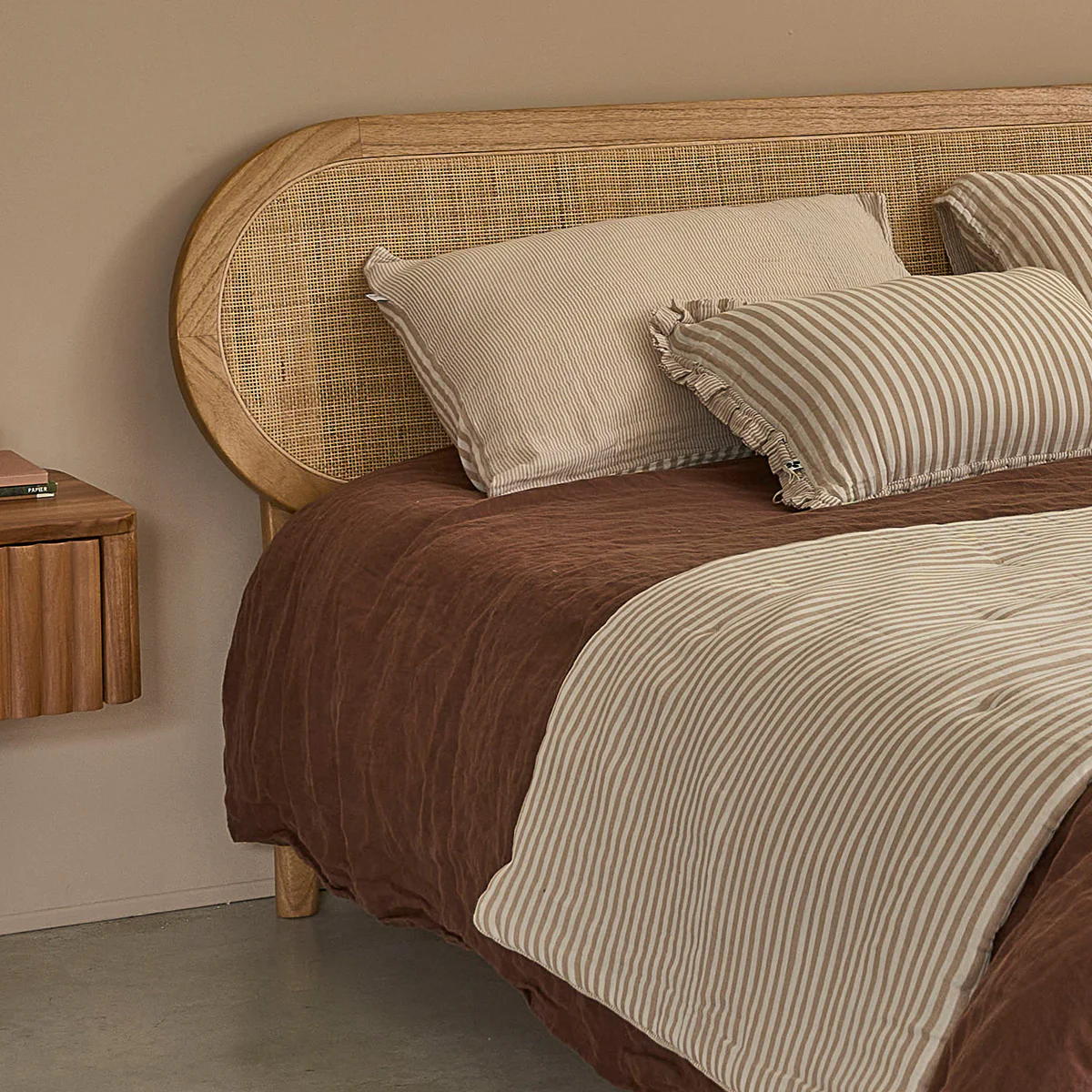 Bett aus Mindi-Holz und Rohrgeflecht, 160 cm, mit Lattenrost - Image 6