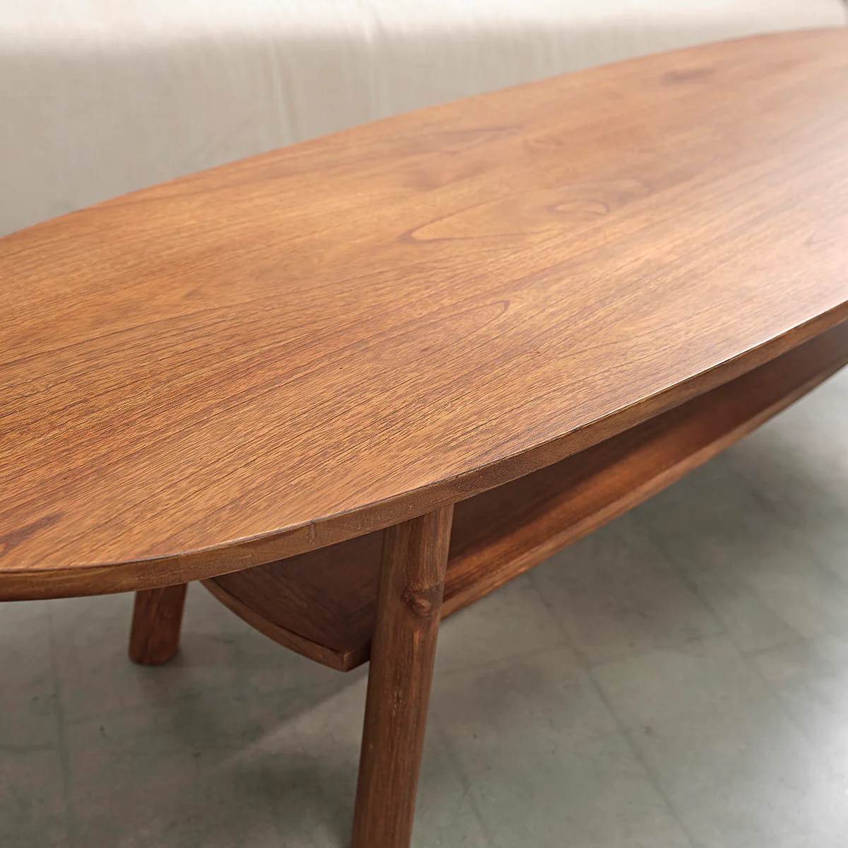 Couchtisch aus massivem Mindi-Holz, Walnuss-Finish 160 cm - Image 4