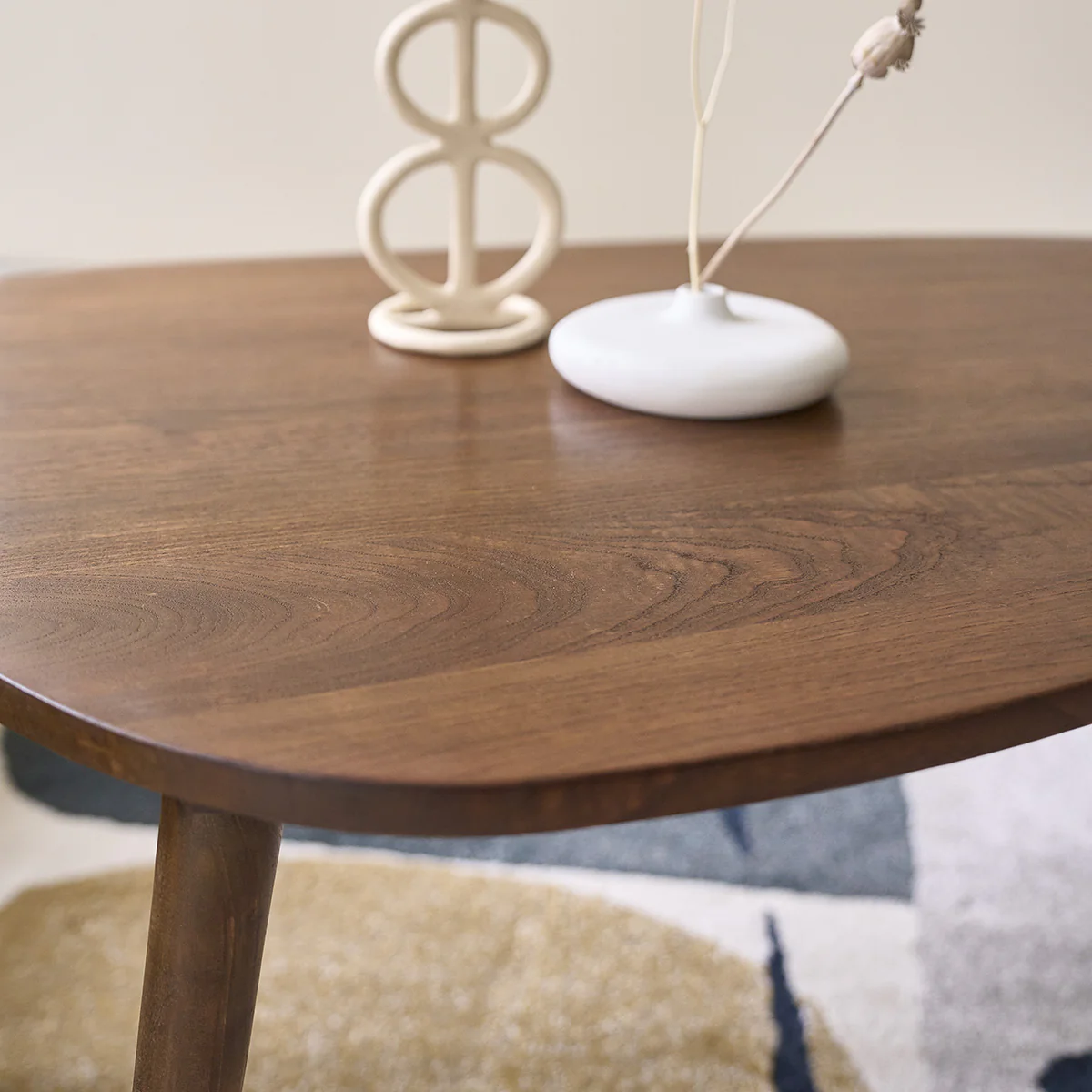 Couchtisch aus massivem Mindy mit Nussbaum-Oberfläche 100 cm - Image 4