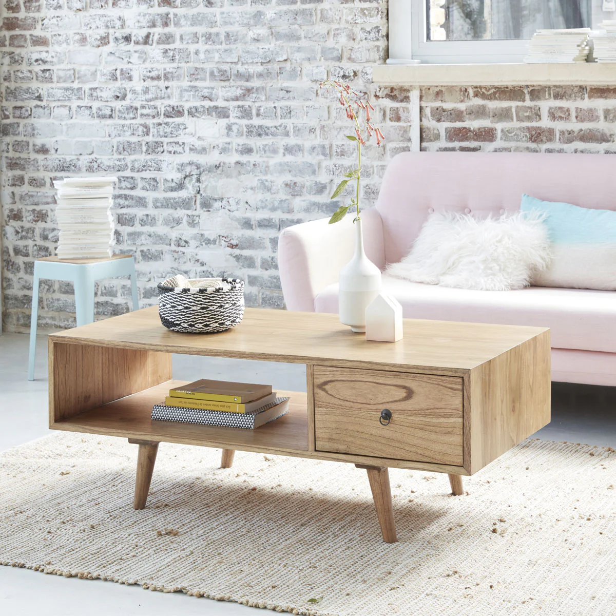 Couchtisch aus massivem Mindi-Holz 120 cm