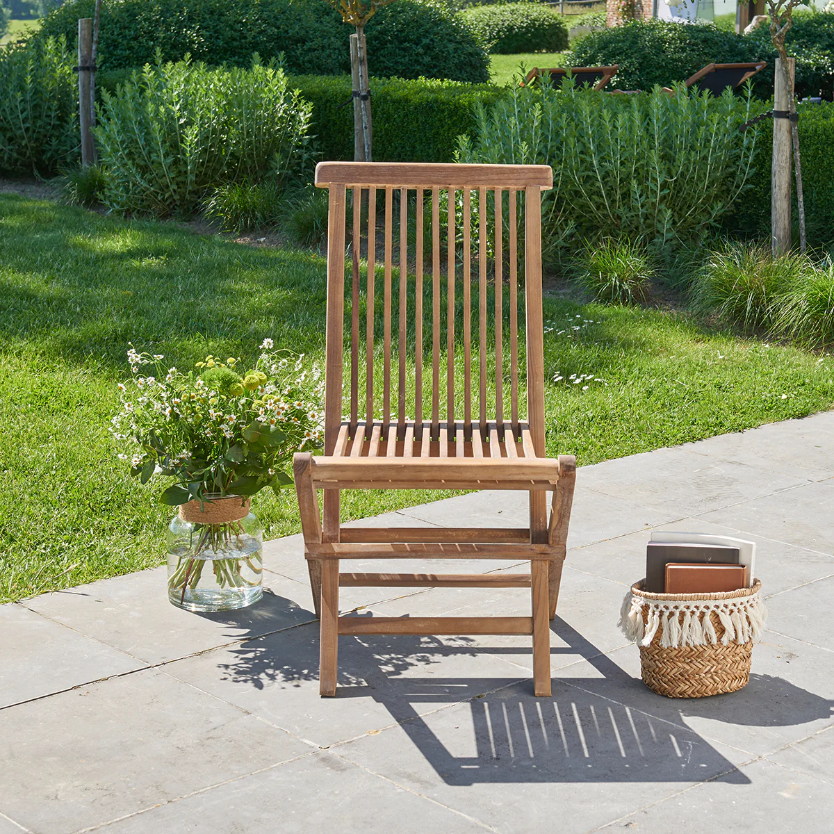 Klappbarer Gartenstuhl aus massivem geöltem Teakholz (4er Set) - Image 4