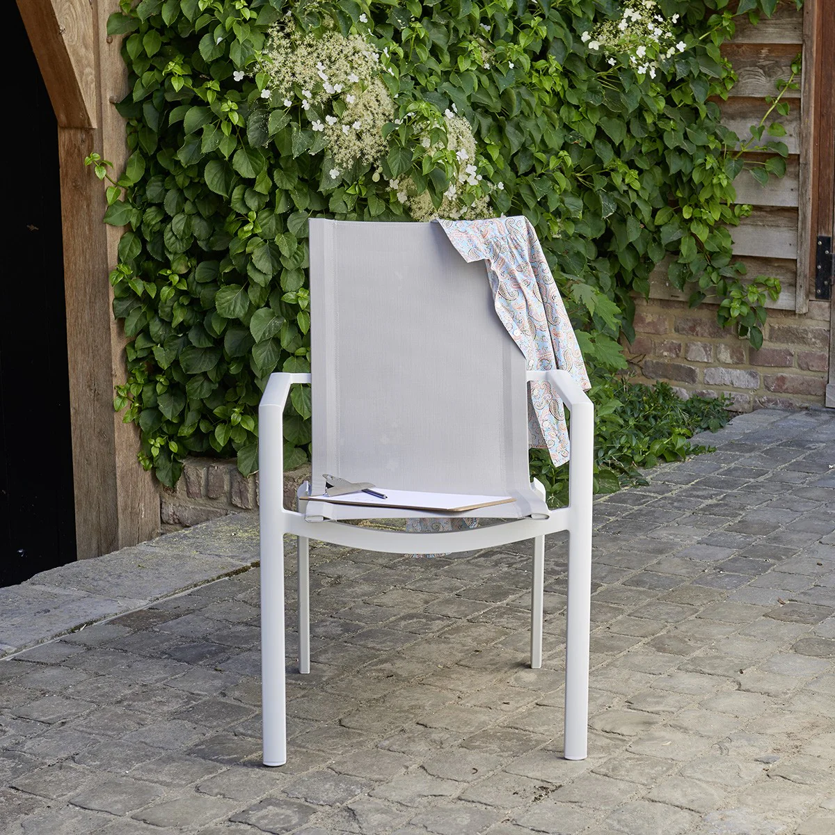 Gartensessel aus weißem Aluminium und grauem Textilene - Image 3