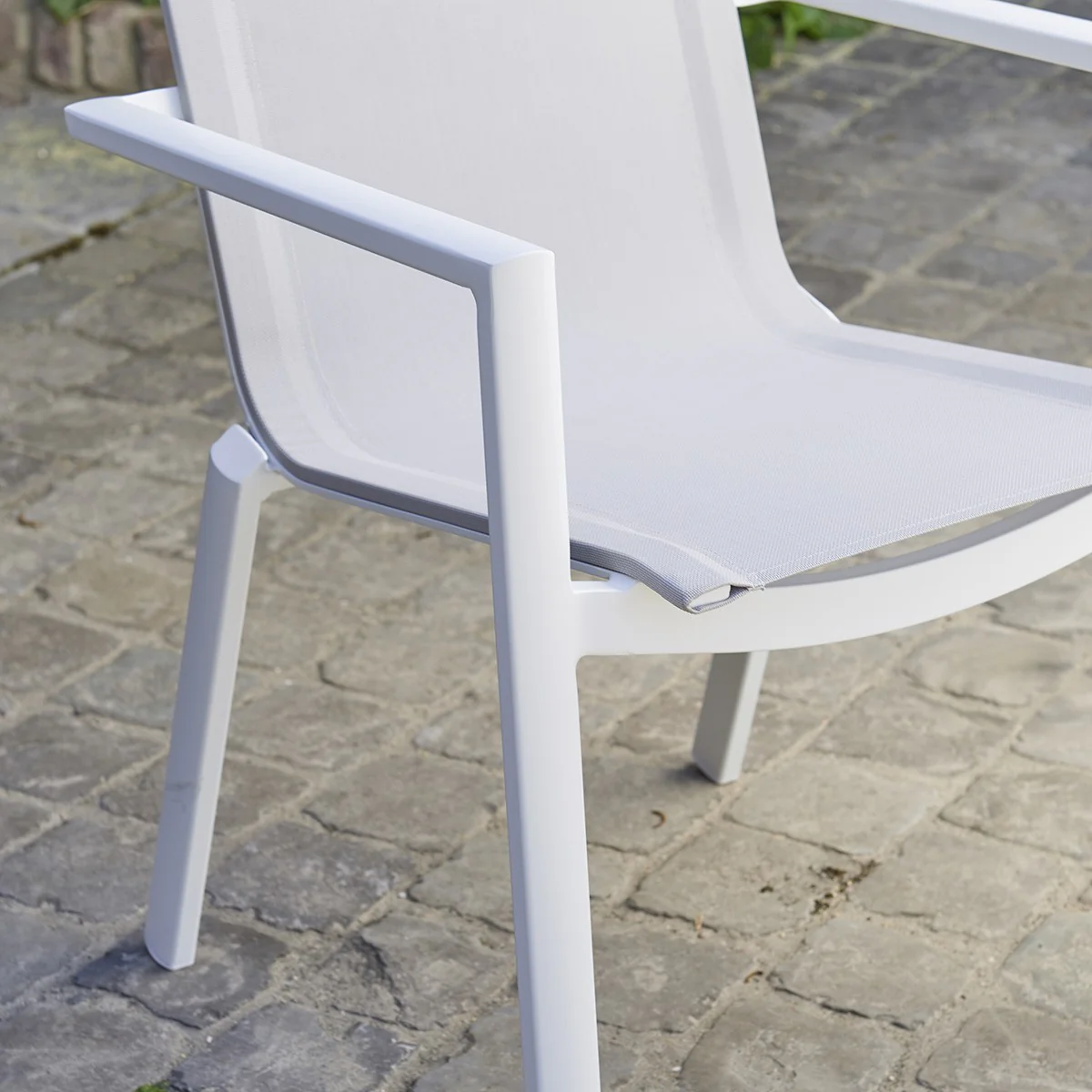 Gartensessel aus weißem Aluminium und grauem Textilene - Image 4