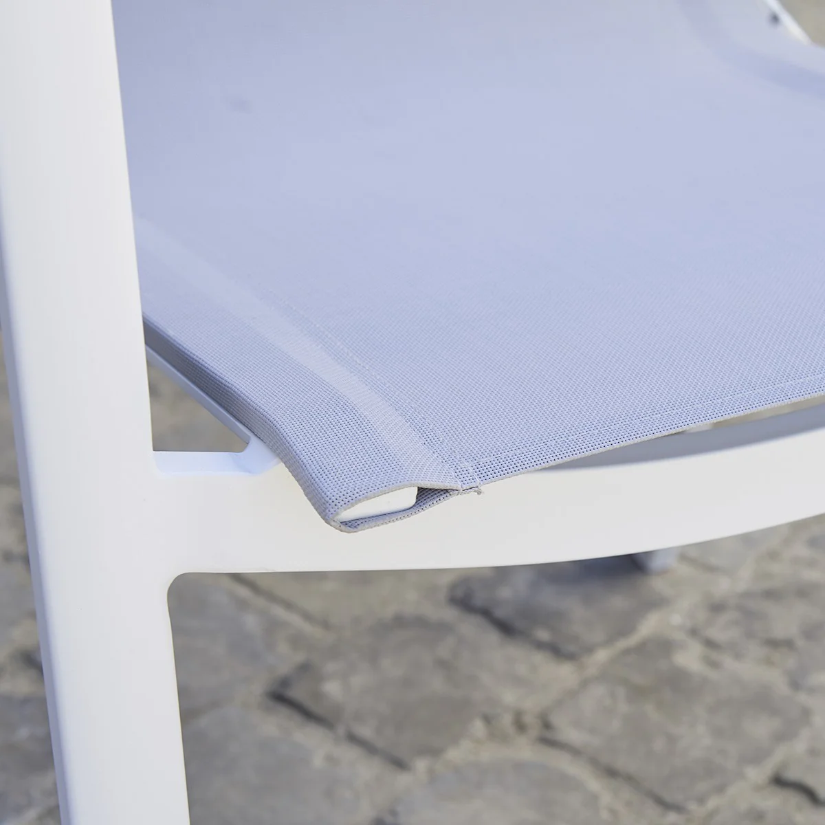 Gartensessel aus weißem Aluminium und grauem Textilene - Image 5