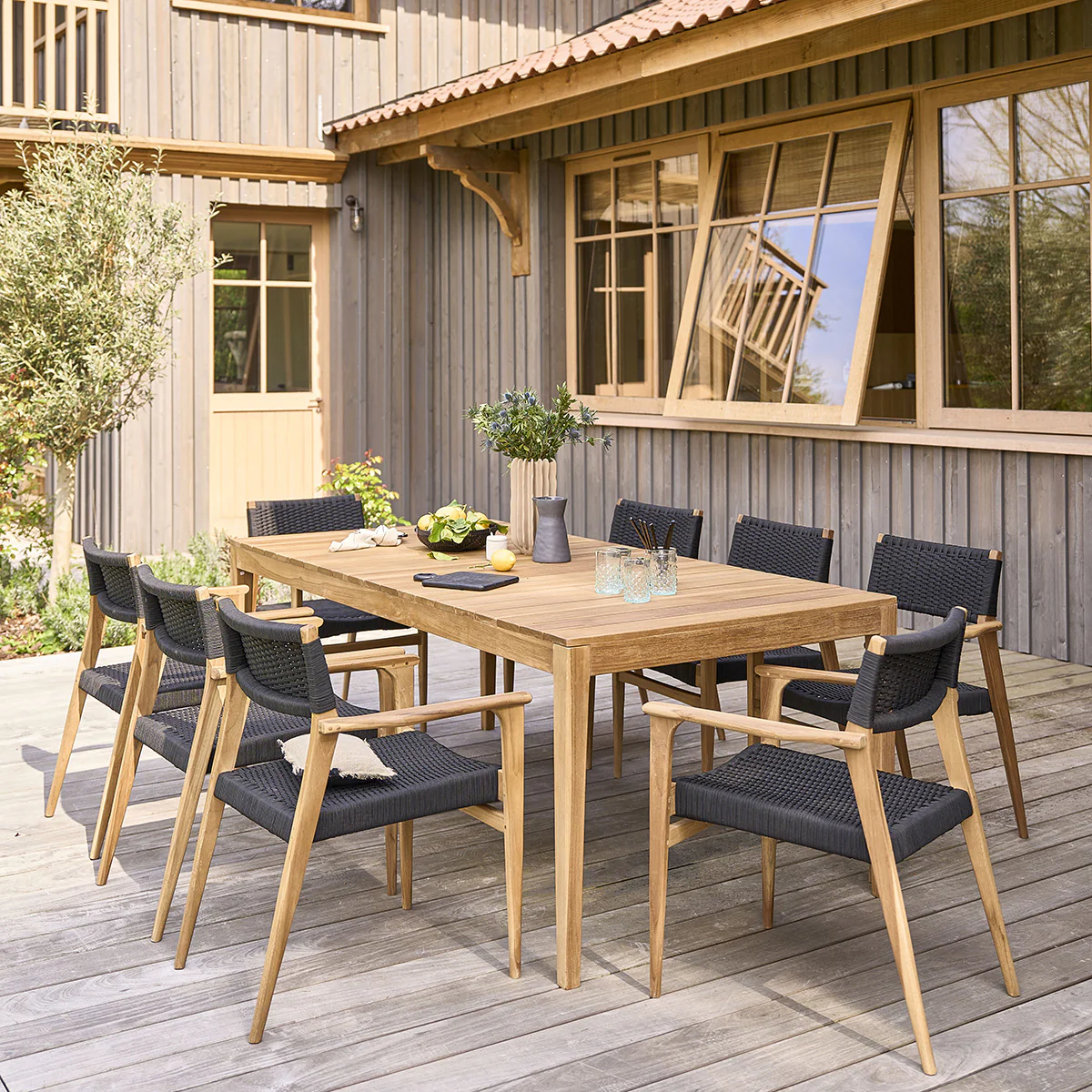 Gartensessel aus massivem Teakholz und mit schwarzem Rohrgeflecht (2er Set) - Image 6