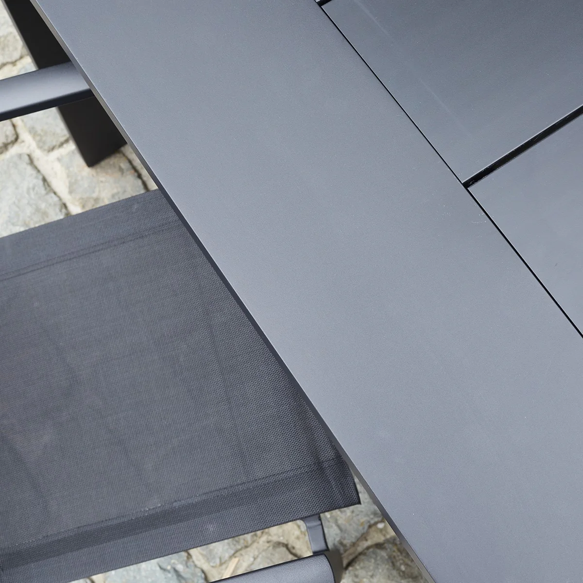 Gartentisch aus schwarzem Aluminium mit 8 Sitzplätzen - Image 3