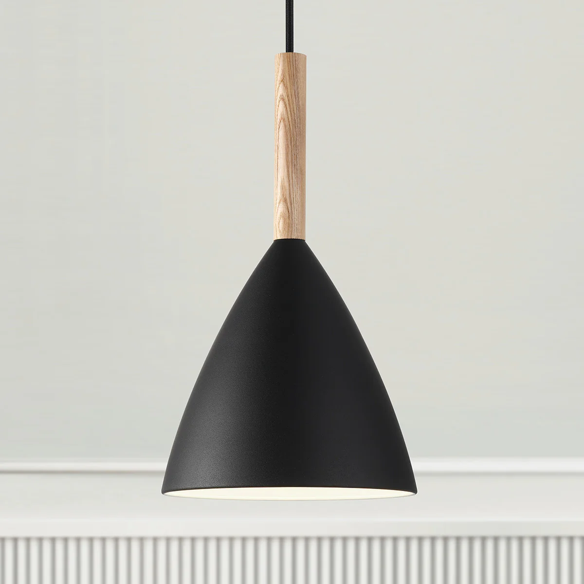 Hängeleuchte aus Metall und Holz - 20 cm schwarz