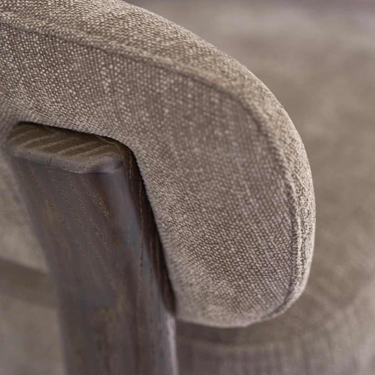 Sessel aus massiver Eiche mit Nussbaum-Finish und Chenille-Stoff in Taupe - Image 6