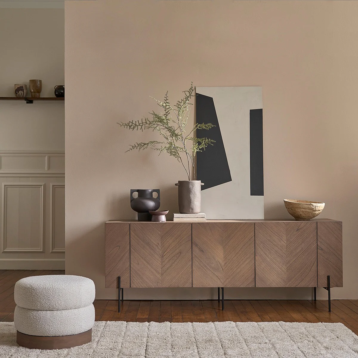 Hocker aus massivem Mindi und weißem Bouclé-Stoff Ø55 cm - Image 6