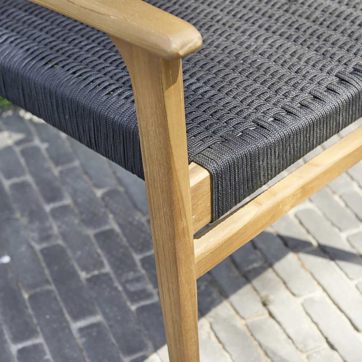 Gartensessel aus massivem Teakholz und schwarzem Tauwerk - Image 4