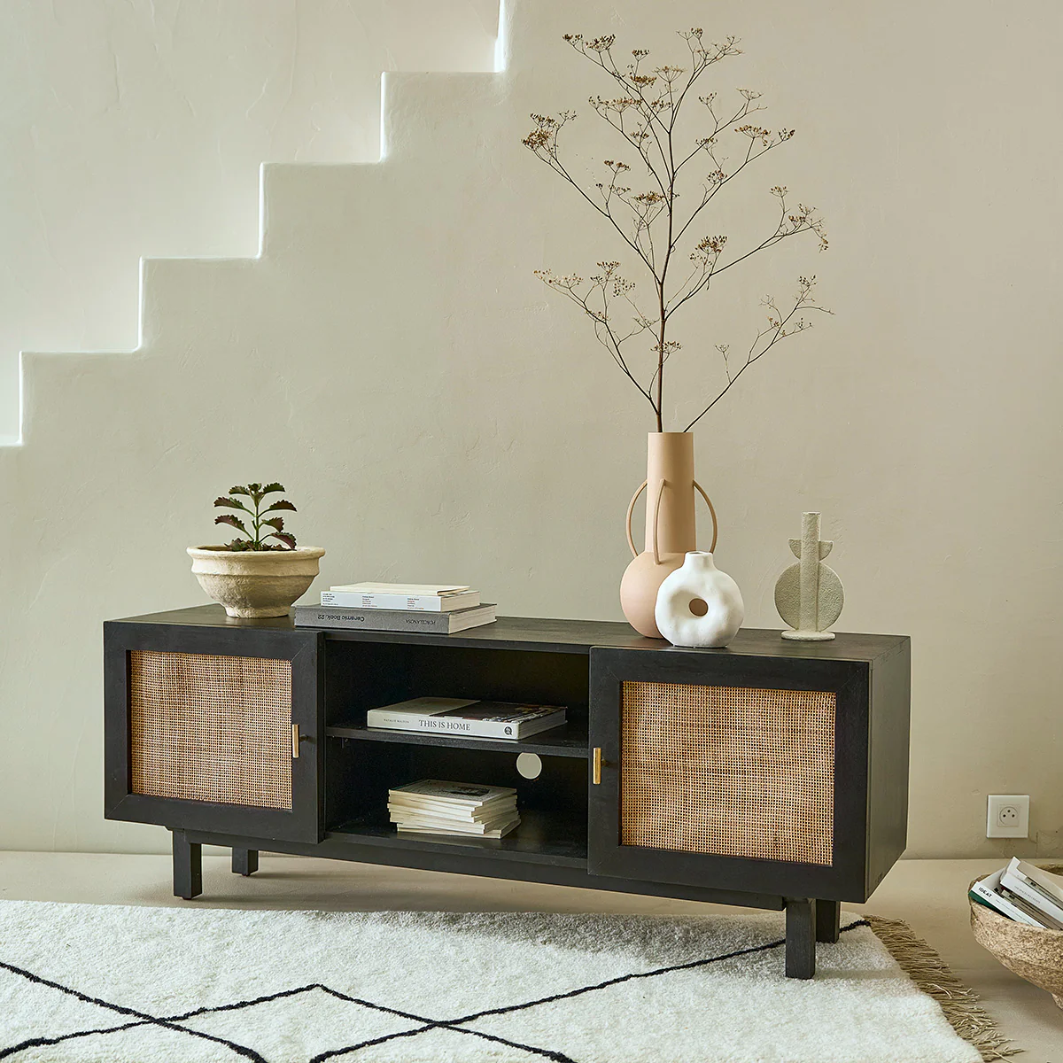 TV-Möbel aus massivem Mangoholz, schwarz und Rohrgeflecht 140 cm - Image 3