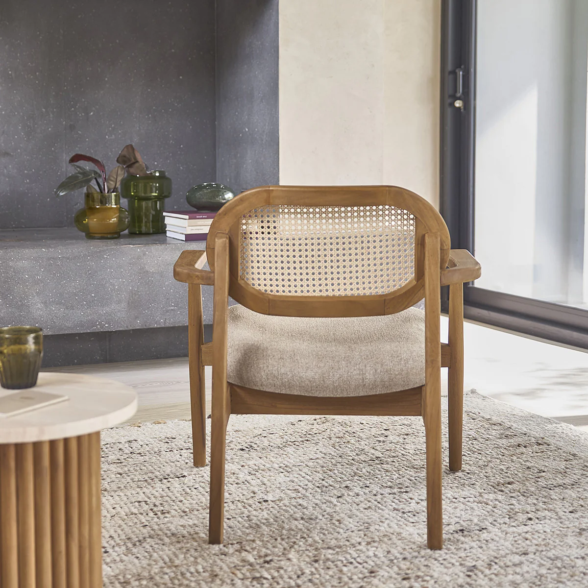 Sessel aus massivem Teakholz, Rohrgeflecht und Stoff in Greige (Kombination aus grau und beige) - Image 4