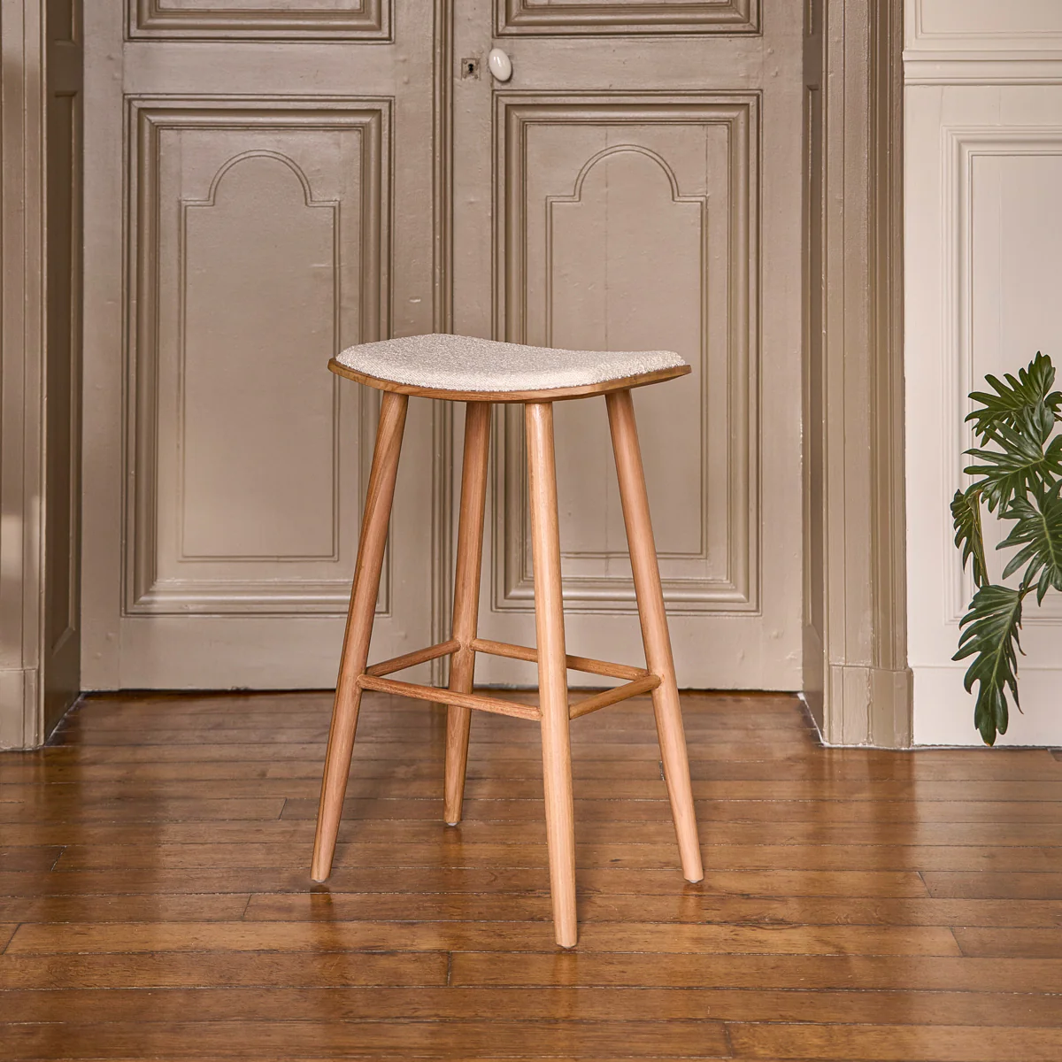 Set aus 2 Barhockern aus massivem Teakholz und Bouclé-Sitz 75 cm - Image 4