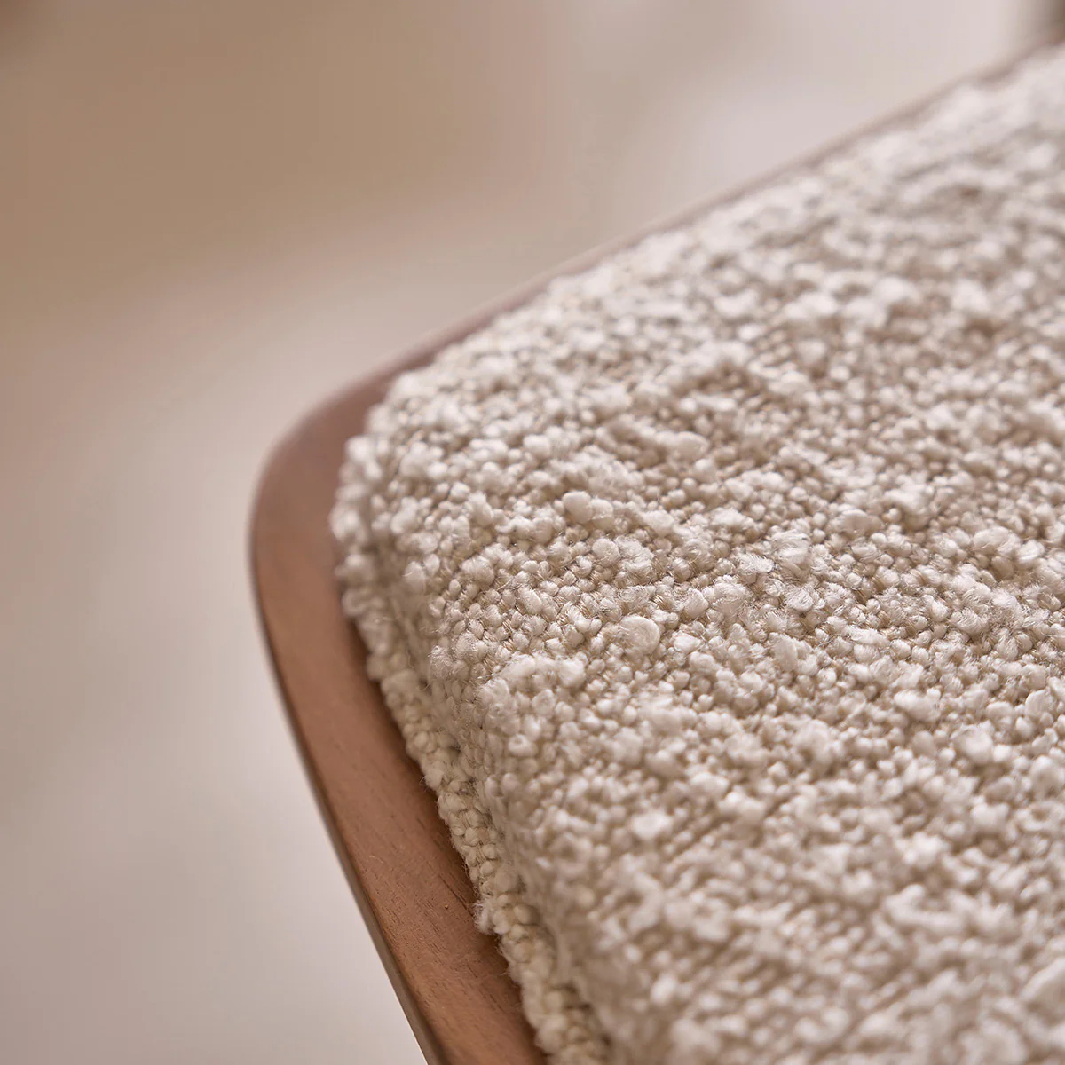 Set aus 2 Barhockern aus massivem Teakholz und Bouclé-Sitz 75 cm - Image 7