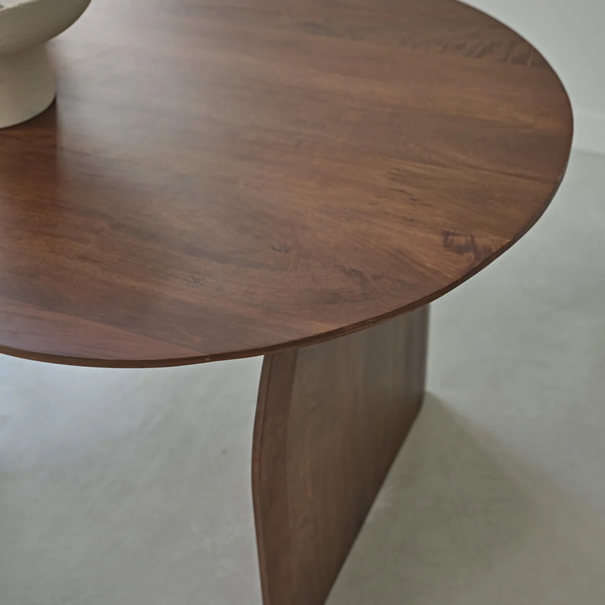 Tisch aus massivem Mangoholz mit Nussbaum-Oberfläche für 6/8 Pers. - Image 4