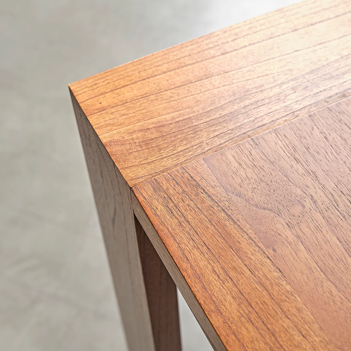 Tisch aus Mindi in Walnuss-Finish 8 pers. - Image 6